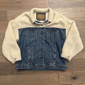 American Eagle Outfitters Blue and Cream Jean Jacket